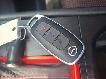 2025 Nissan Kicks SR – miniatura 5