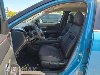 2025 Nissan Kicks SR - miniatura 3