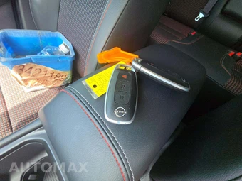 2025 Nissan Kicks SR – miniatura 5