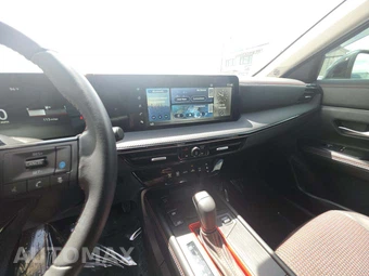 2025 Nissan Kicks SR – miniatura 7