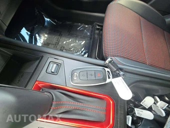 2025 Nissan Kicks SR – miniatura 5