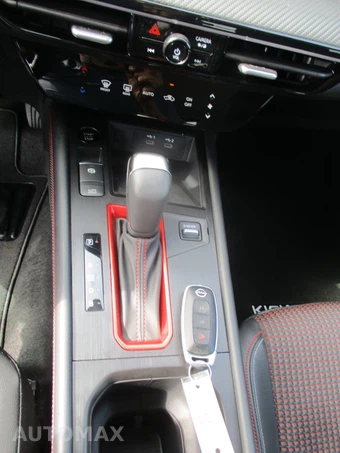 2025 Nissan Kicks SR - miniatura 13