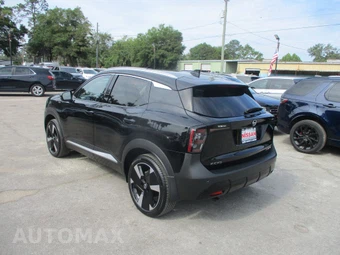 2025 Nissan Kicks SR - miniatura 2