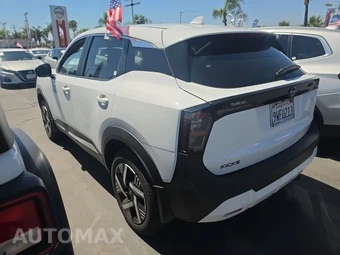 2025 Nissan Kicks SV – miniatura 6