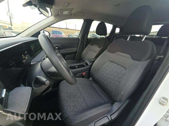 2025 Nissan Kicks SV – miniatura 3