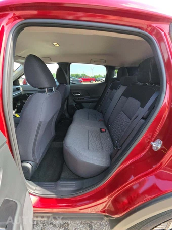 2025 Nissan Kicks SV – miniatura 10