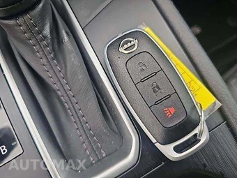 2025 Nissan Kicks SV – miniatura 9