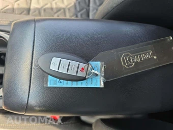 2025 Nissan Kicks SV – miniatura 8