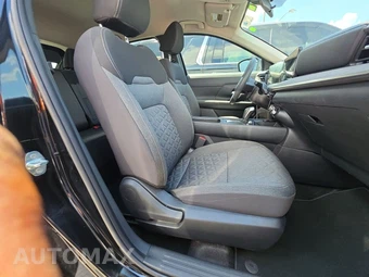 2025 Nissan Kicks SV - miniatura 8