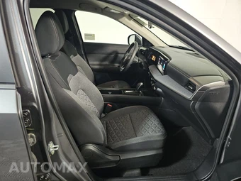2025 Nissan Kicks SV – miniatura 8