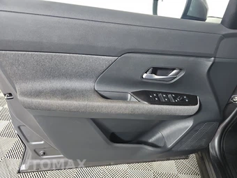 2025 Nissan Kicks SV – miniatura 9
