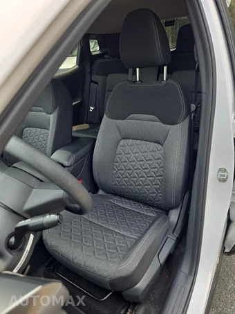 2025 Nissan Kicks SV – miniatura 11