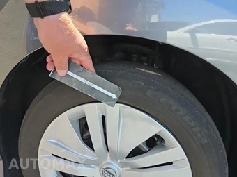 2025 Nissan LEAF S – miniatura 18