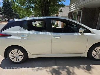 2025 Nissan LEAF S – miniatura 4