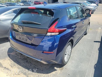 2025 Nissan LEAF S – miniatura 5