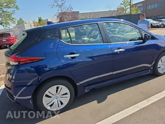 2025 Nissan LEAF S – miniatura 4