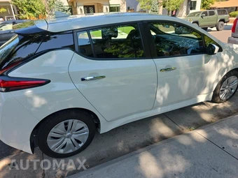 2025 Nissan LEAF S – miniatura 4