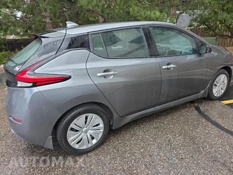 2025 Nissan LEAF S – miniatura 4