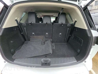 2025 Nissan Pathfinder Platinum – miniatura 14