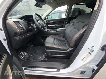 2025 Nissan Pathfinder Platinum – miniatura 6