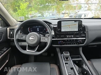 2025 Nissan Pathfinder Platinum – miniatura 12