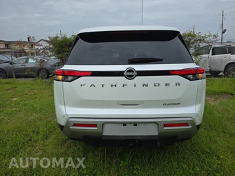 2025 Nissan Pathfinder Platinum – miniatura 6