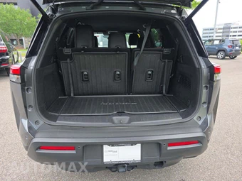 2025 Nissan Pathfinder Rock Creek - miniatura 12