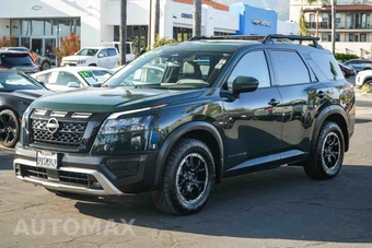 2025 Nissan Pathfinder Rock Creek - miniatura 3