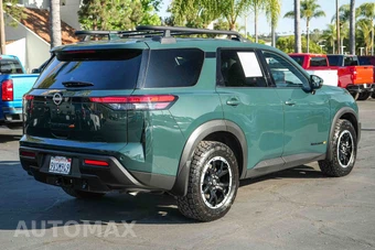 2025 Nissan Pathfinder Rock Creek - miniatura 6