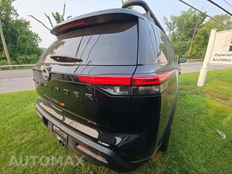 2025 Nissan Pathfinder Rock Creek – miniatura 3