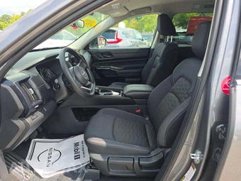 2025 Nissan Pathfinder S – miniatura 3