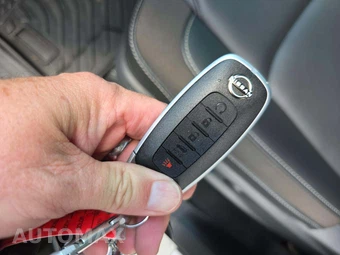 2025 Nissan Pathfinder SL - miniatura 5