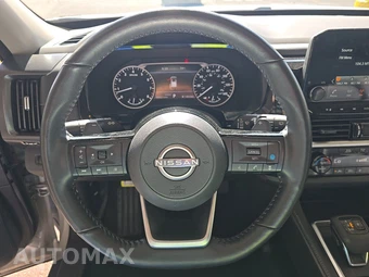 2025 Nissan Pathfinder SL – miniatura 10