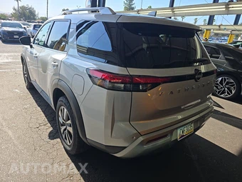 2025 Nissan Pathfinder SL – miniatura 6
