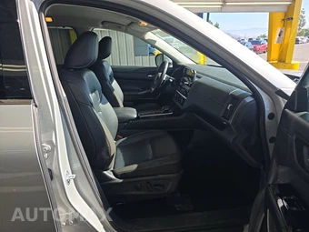 2025 Nissan Pathfinder SL – miniatura 8