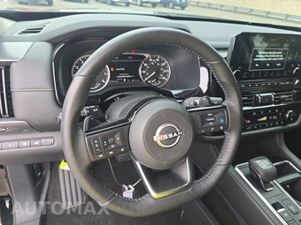 2025 Nissan Pathfinder SL – miniatura 10