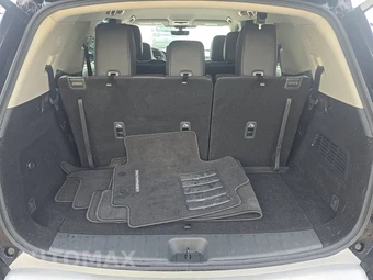 2025 Nissan Pathfinder SL – miniatura 17