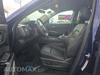 2025 Nissan Pathfinder SL – miniatura 3