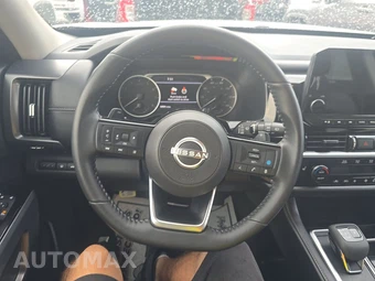 2025 Nissan Pathfinder SL – miniatura 10