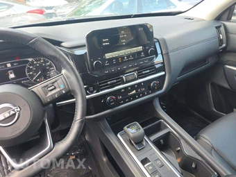 2025 Nissan Pathfinder SL – miniatura 10