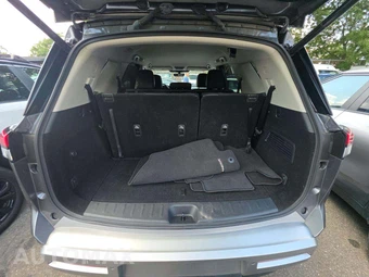 2025 Nissan Pathfinder SL – miniatura 15