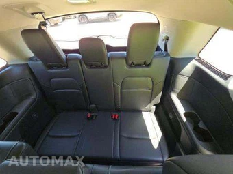 2025 Nissan Pathfinder SL – miniatura 15