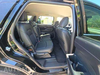 2025 Nissan Pathfinder SL – miniatura 18