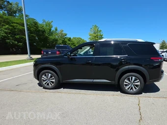 2025 Nissan Pathfinder SL – miniatura 3