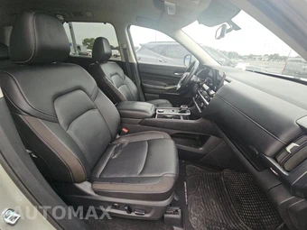 2025 Nissan Pathfinder SL - miniatura 8