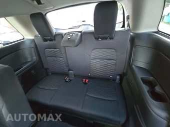 2025 Nissan Pathfinder SV – miniatura 11