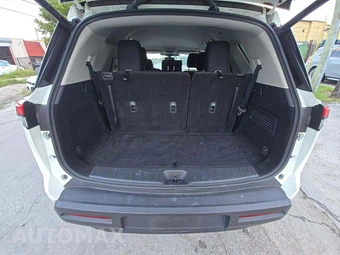 2025 Nissan Pathfinder SV – miniatura 12