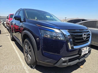 2025 Nissan Pathfinder SV – miniatura 3