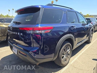 2025 Nissan Pathfinder SV – miniatura 4