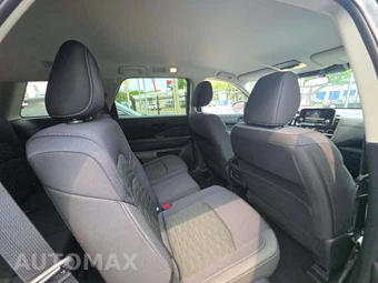 2025 Nissan Pathfinder SV – miniatura 17